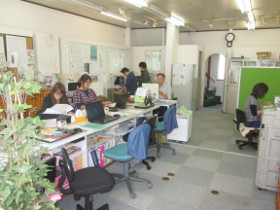 共同生活援助事業所げんせん・事務所風景