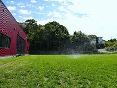 大江様ご夫妻よりエンジン芝刈機のご寄贈をいただきました